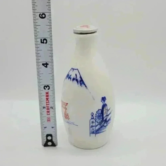 Vintage 1940's Mt Fuji Japan Small Sake Bottle with Cork Empty - Picture 8 of 8